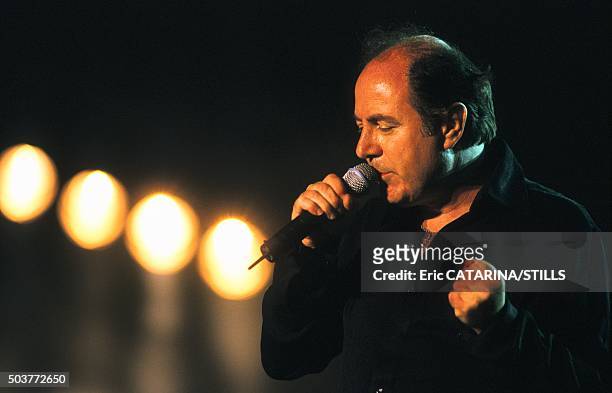 Le chanteur Michel Delpech aux Francofolies à La Rochelle, France, en juillet 1998.