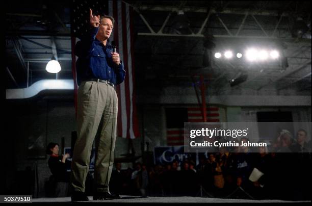 Democratic presidential candidate VP Al Gore on stump.