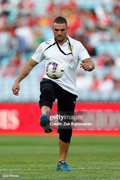 Robbie Farah juggles a football before the match between Liverpool FC Legends and the Australian Legends at ANZ Stadium on January 7, 2016 in Sydney,...