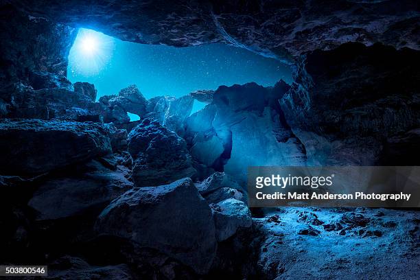 blue moon - höhle stock-fotos und bilder