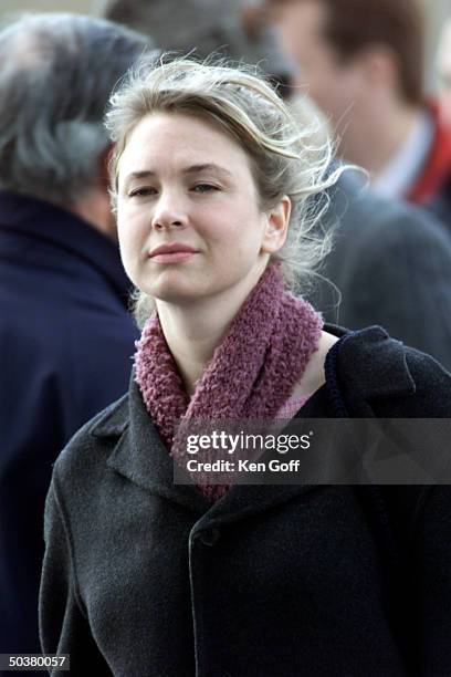 Actress Renee Zellweger on the set of the film Bridget Jones's Diary on the Tower Bridge.