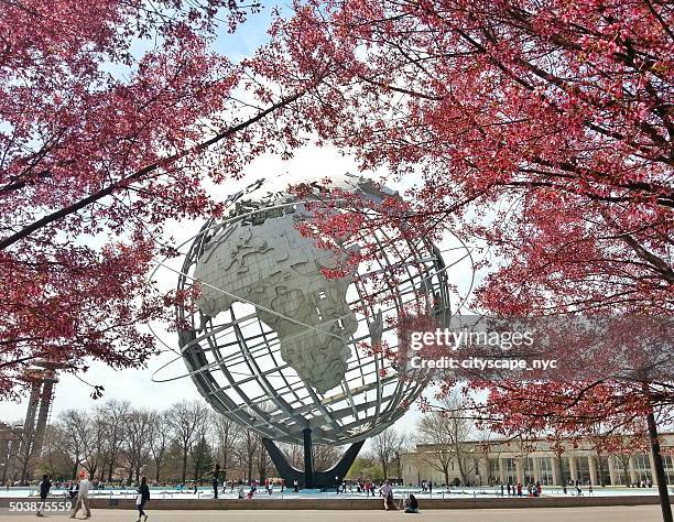 usa, new york state, new york city, queens, flushing meadows park, view of unisphere - queens day stockfoto's en -beelden