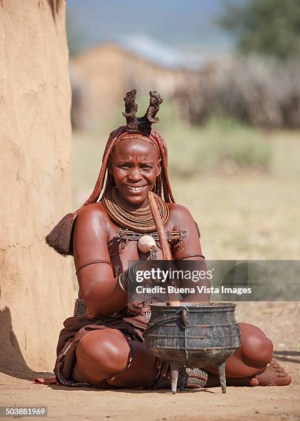 himba woman with traditional hair dress - himba stock-fotos und bilder