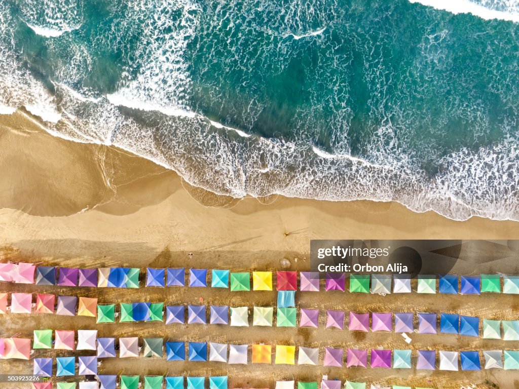 Luftbild von einem Strand in Mexiko