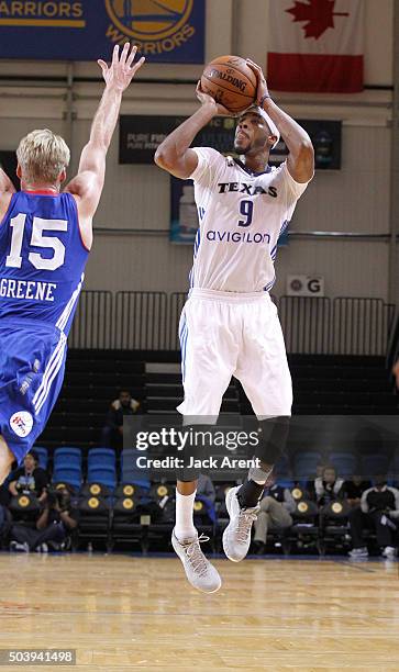 Santa Cruz Toure' Murry of the Texas Legends shoots the ball against the Delaware 87ers during the 2016 NBA D-League Showcase presented by SAMSUNG on...