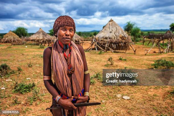 portrait of woman from hamer tribe, ethiopia, africa - omo valley stock pictures, royalty-free photos & images