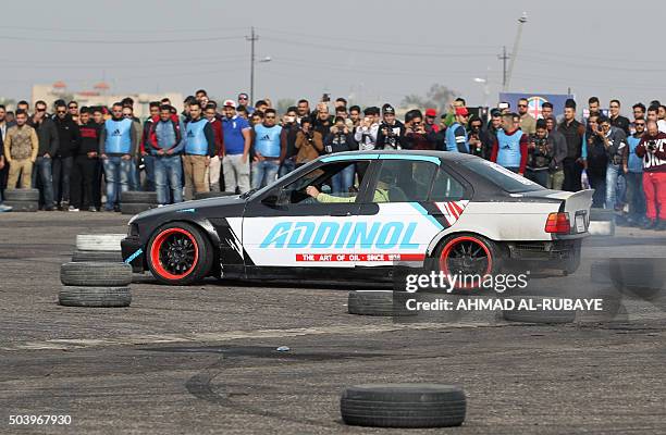 Arabic Car Racing 29 Iraqi Auto Sport Club Stock Photos, High-Res Pictures, and Images ...