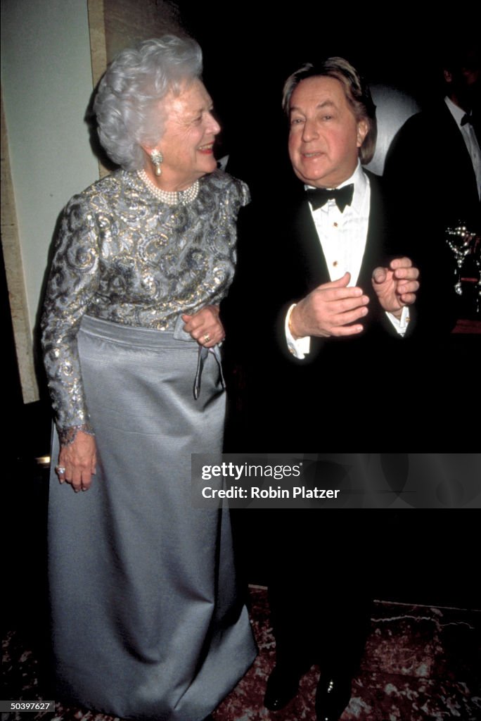 Barbara Bush;Arnold Scaasi