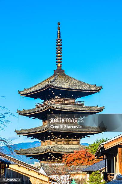 yasaka pagode in kyoto - kiyomizu dera temple stock-fotos und bilder