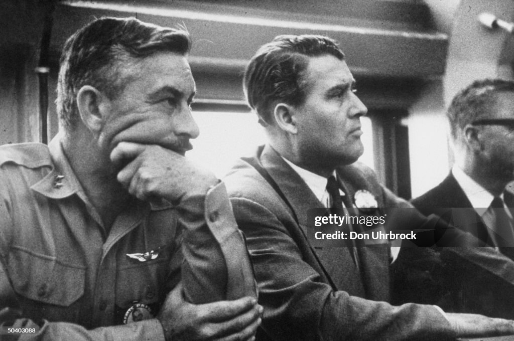 Wernher Von Braun;John B. Medaris