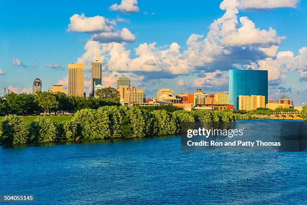 indianapolis skyline, indiana (p) - 印地安那州 個照片及圖片檔