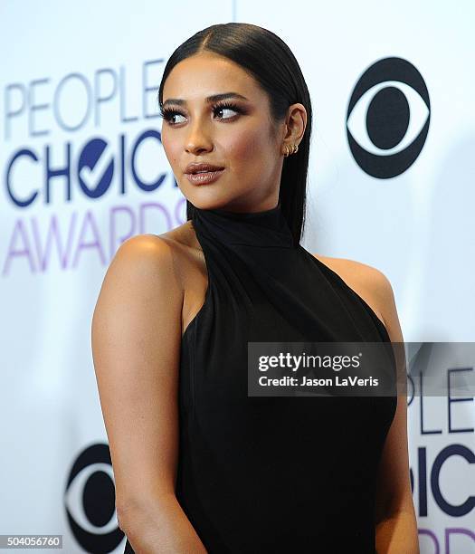 Actress Shay Mitchell poses in the press room at the 2016 People's Choice Awards at Microsoft Theater on January 6, 2016 in Los Angeles, California.