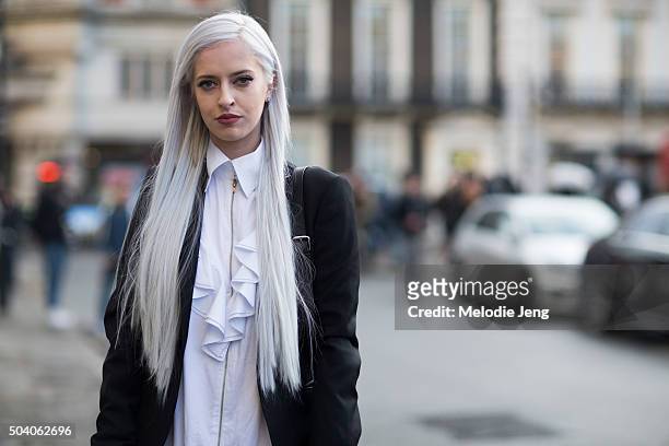 14,758 Platinum Blonde Hair Photos and Premium High Res Pictures - Getty  Images