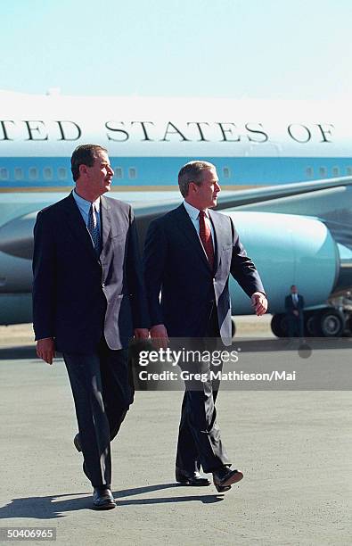 Mexican President Vicente Fox and US President George W. Bush at arrival ceremony for Bush.