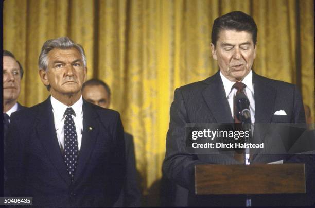 Pres. Ronald W. Reagan with Australian PM Robert J. L. Hawke .