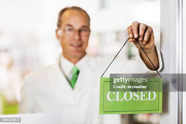 pharmacie est fermé. - fermé photos et images de collection