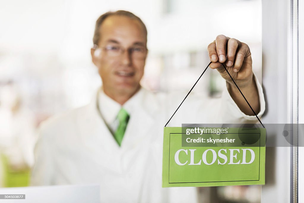 Pharmacy is closed!