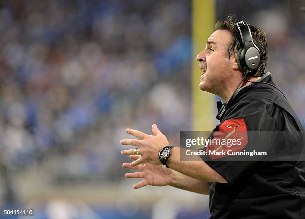 San Francisco 49ers Head Coach Jim Tomsula yells onto the field during the game against the Detroit Lions at Ford Field on December 27, 2015 in...