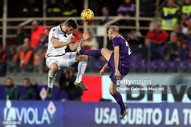 Borja Valero of ACF Fiorentina battles for the ball with Wesley Hoedt of SS Lazio during the Serie A match between ACF Fiorentina and SS Lazio at...