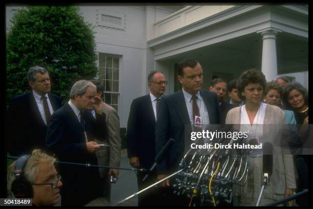 Mark Kilroy's parents w. Drug Czar Bennett & press outside WH after mtg. Re drug related cult murder of their son nr. Matamoros in Apr.