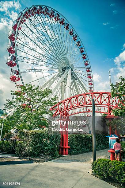 chicago navy pier ferris wheel, illinois, usa - navy pier stock pictures, royalty-free photos & images