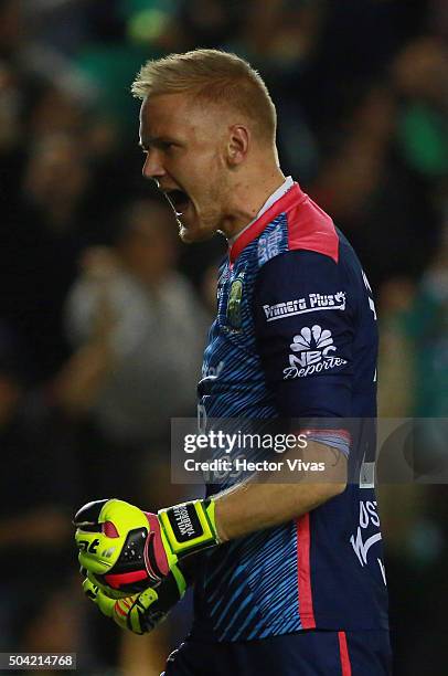 William Yarbrough of Leon celebrates the first goal of his team during the 1st round match between Leon and Santos Laguna as part of the Clausura...