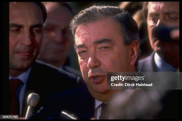 Sr. Soviet official Yevgeny M. Primakov w. Press after mtg. W. Pres. Bush on gulf crisis .