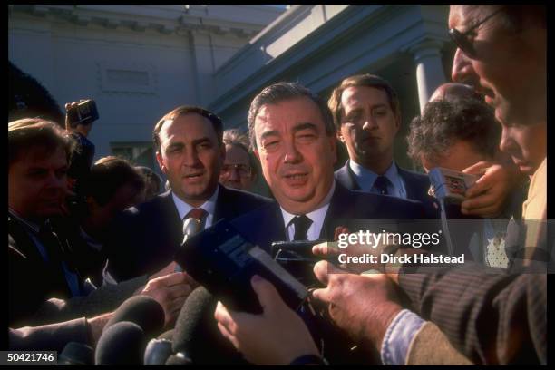 Sr. Soviet official Yevgeny M. Primakov w. Press after mtg. W. Pres. Bush on gulf crisis .