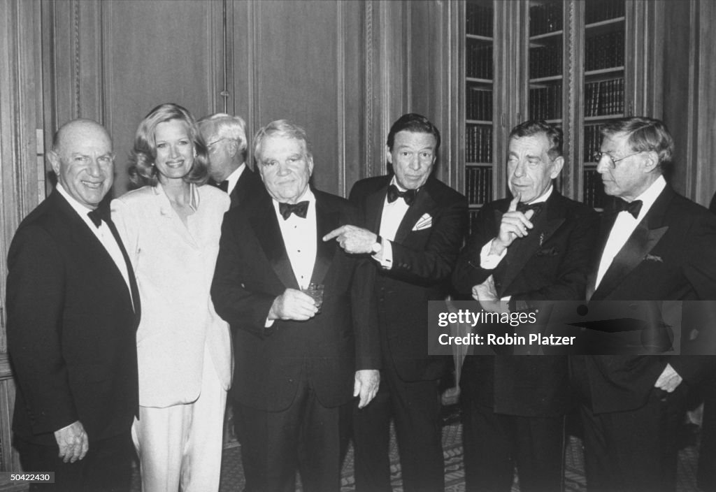 Mike Wallace;Don Hewitt;Andy Rooney;Morley Safer;Diane Sawyer;Laurence A. Tisch