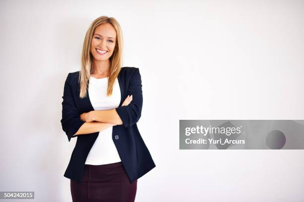 gehen sie raus und genießen sie ein voller erfolg wird. - young blonde woman facing away stock-fotos und bilder