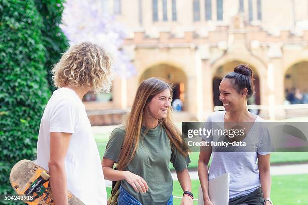 students at the campus - universitetet i sydney bildbanksfoton och bilder