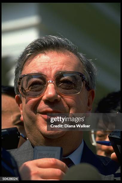 Soviet Mideast envoy Yevgeny Primakov speaking to press outside WH after mtg. W. Pres. Bush.