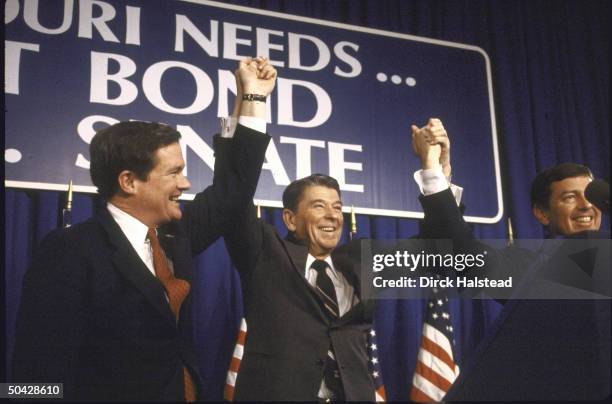 Pres. Ronald Reagan at fund raiser for Sen. Campaign of Kit Bond , w. Gov. John Ashoft .