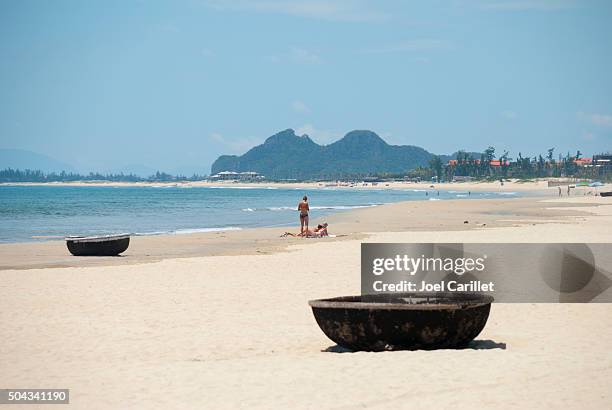 china beach, da nang, vietnam - marble mountain vietnam stock pictures, royalty-free photos & images