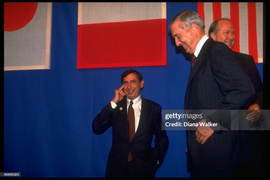 Lloyd M. Jr. Bentsen;Mickey Kantor;David R. Gergen