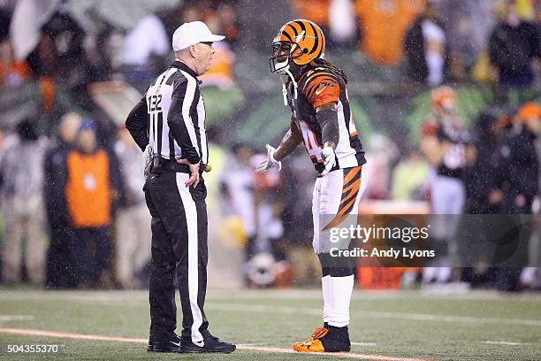 Adam Jones of the Cincinnati Bengals argues a call with referee John Parry in the fourth quarter against the Pittsburgh Steelers during the AFC Wild...