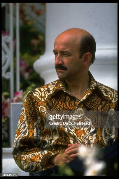 Mexican Pres. Carlos Salinas de Gortari sporting batik shirt, among ldrs. At Asia-Pacific Economic Cooperation summit.