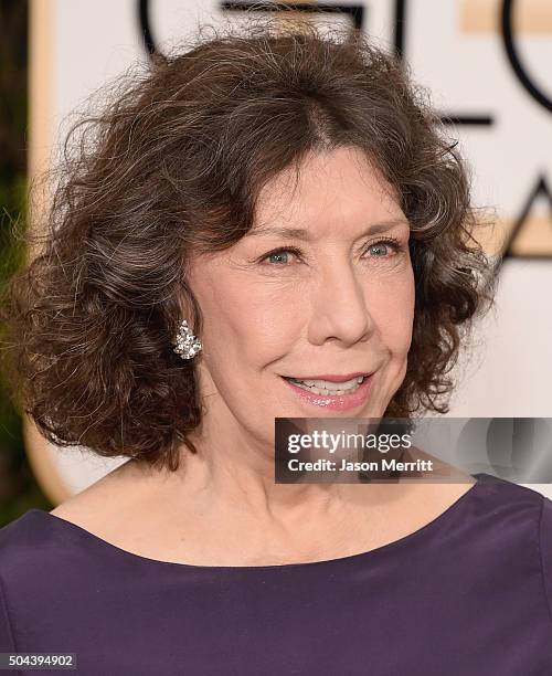 172 Lily Tomlin Golden Globes Photos & High Res Pictures Getty Images