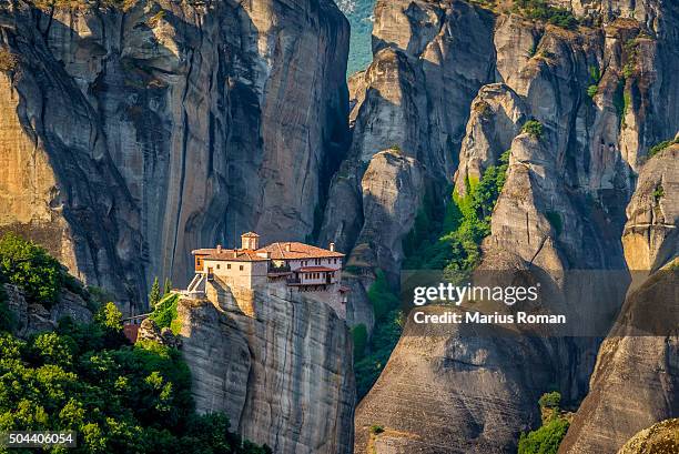 roussanou monastery, meteora monasteries, trikala, thessaly, greece. - meteora imagens e fotografias de stock