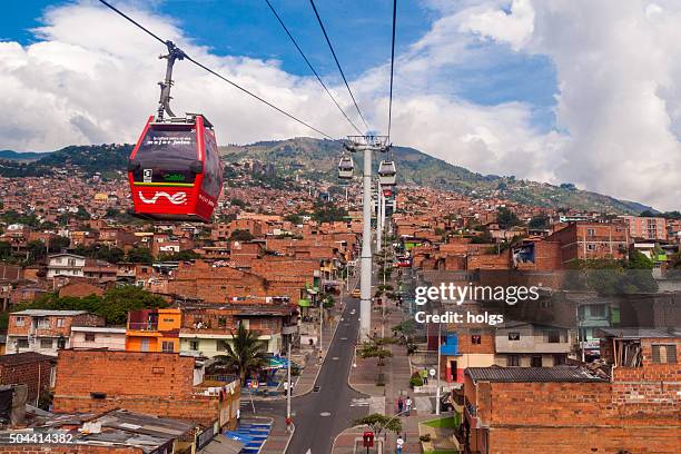 metrocable cars in medellin, colombia - medellín stockfoto's en -beelden