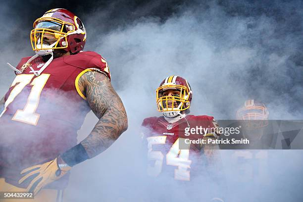 Mason Foster of the Washington Redskins waits to take the field before playing the Green Bay Packers at FedExField on January 10, 2016 in Landover,...