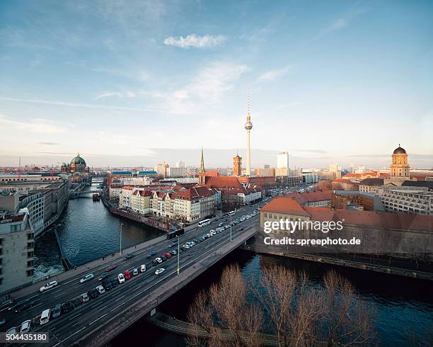 berlin skyline panorama - berlin mitte stock-fotos und bilder