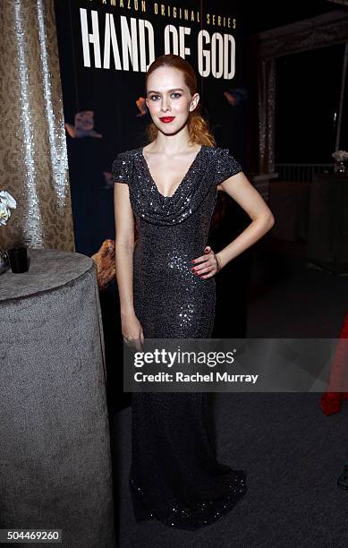 Actress Elizabeth McLaughlin attends Amazon's Golden Globe Awards Celebration at The Beverly Hilton Hotel on January 10, 2016 in Beverly Hills,...