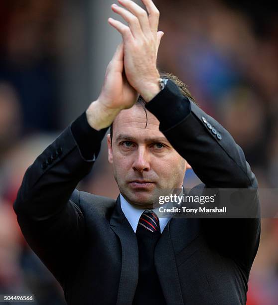 Dougie Freedman Manager of Nottingham Forest applauds the fans during The Emirates FA Cup Third Round match between Nottingham Forest and Queens Park...