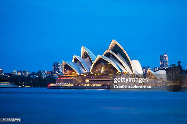 sydney opera house - operahuis stockfoto's en -beelden