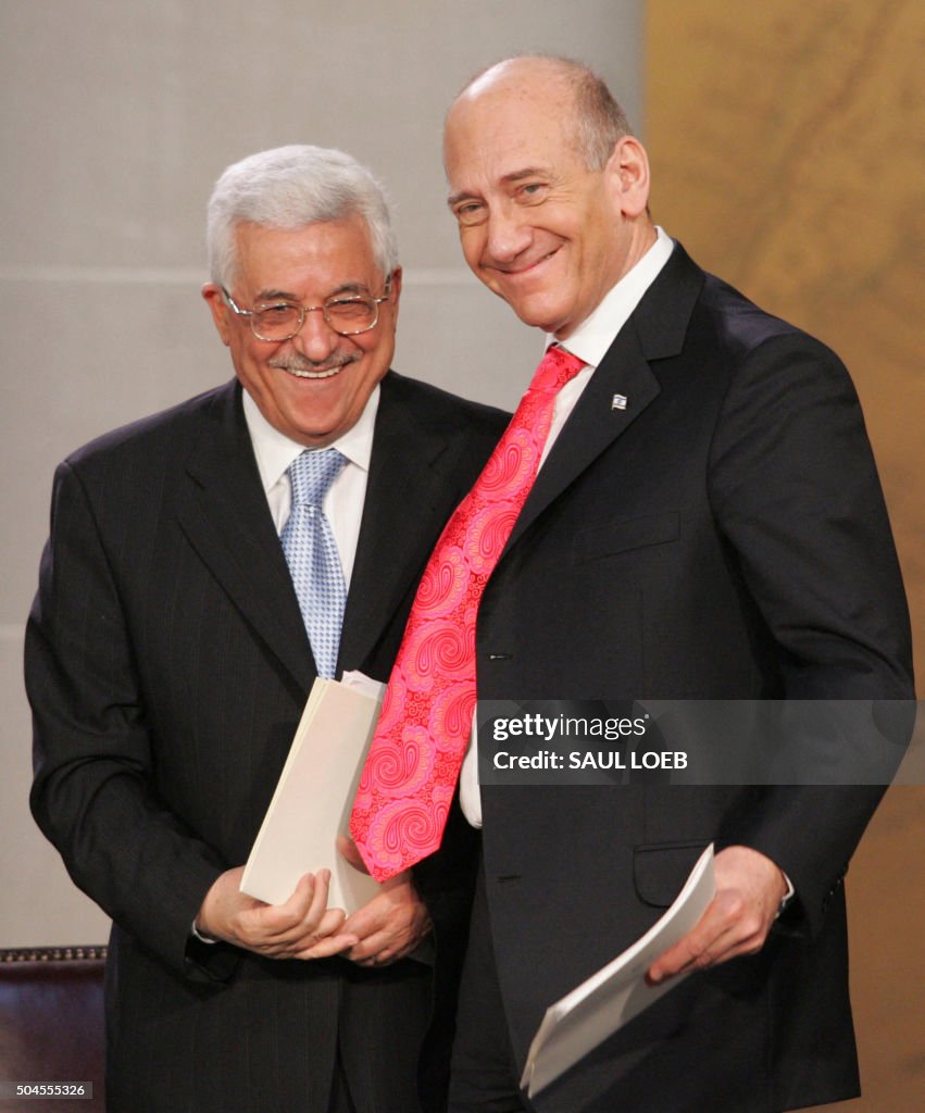 TOPSHOT-US-MIDEAST-CONFERENCE-OLMERT-ABBAS