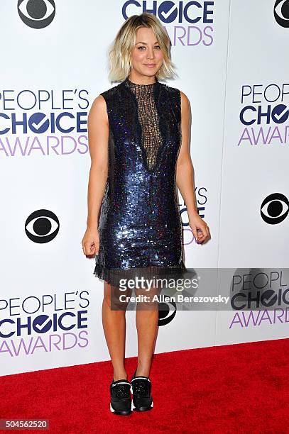 Actress Kaley Cuoco poses in the press room during the People's Choice Awards 2016 at Microsoft Theater on January 6, 2016 in Los Angeles, California.