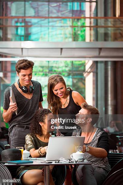 urban young people in college cantine - international student stockfoto's en -beelden