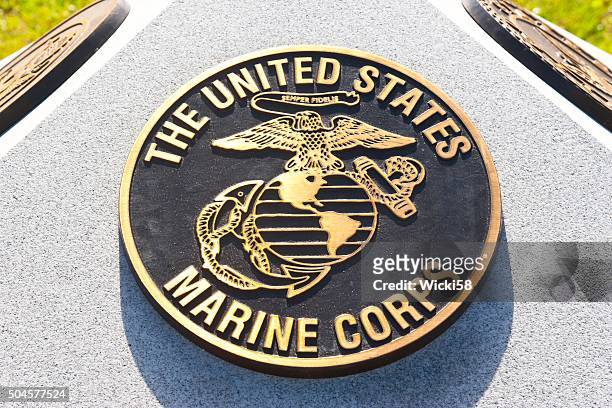 war memorial plaque united states marine corps - us marine corps stock pictures, royalty-free photos & images