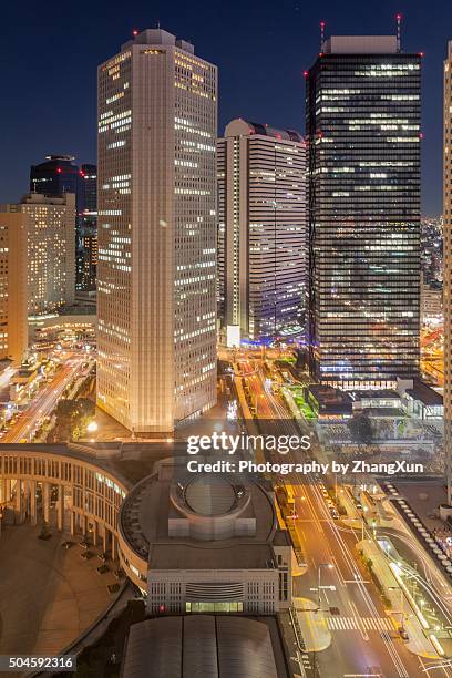 shinjuku night twilight view in high angle, tokyo, japan - shinjuku sumitomo building stock pictures, royalty-free photos & images
